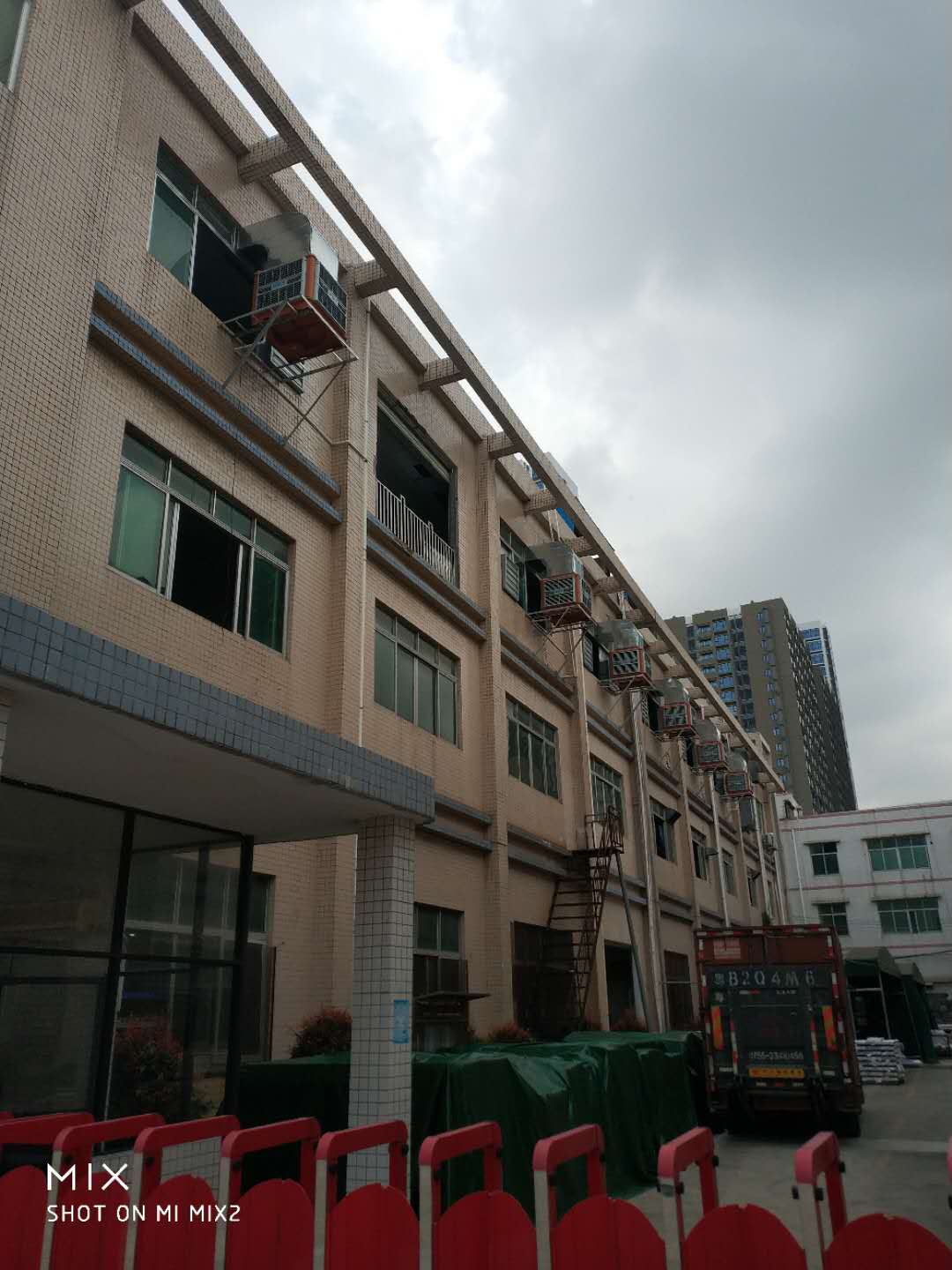 如何給高溫車間通風(fēng)降溫？