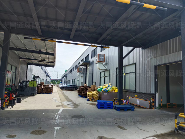 進入夏季車間很熱怎么降溫？用什么通風降溫設(shè)備好