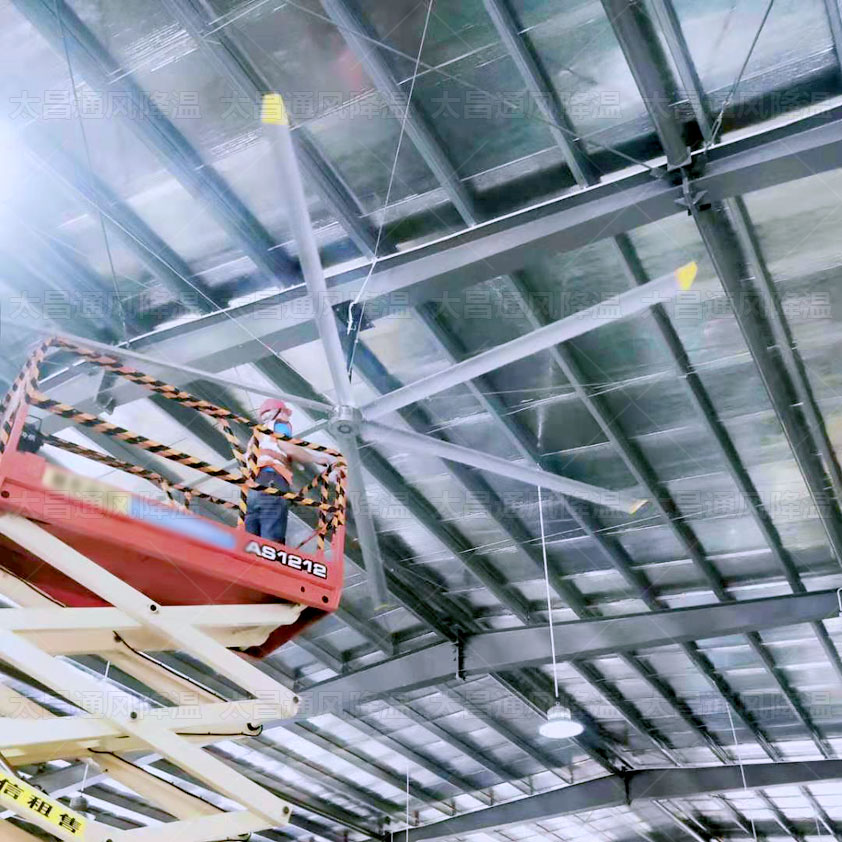 高大廠房通風降溫設(shè)備工業(yè)大風扇的價格是多少？