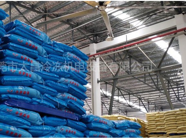 高大空間通風降溫一定要用工業(yè)大風扇,用了才知道效果這么好！